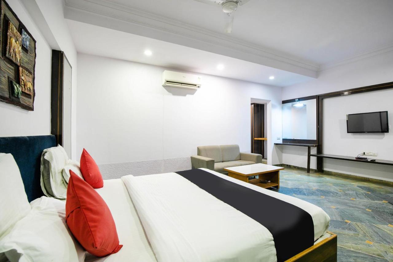 Collection O 49275 Hotel Suman City Gandhinagar Exterior photo